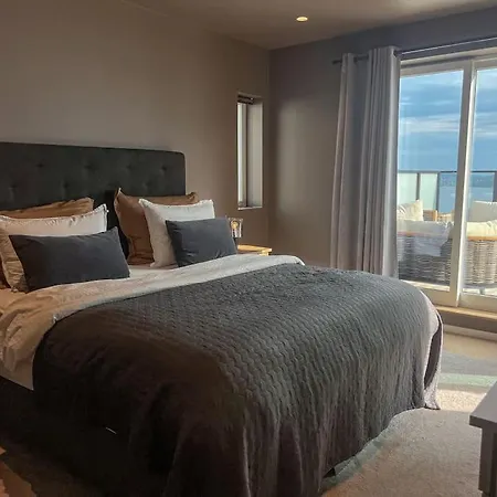 Sjoutsikt, Jacuzzi Og Solfylt Bergen