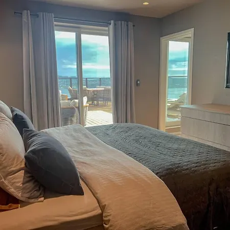 Sjoutsikt, Jacuzzi Og Solfylt