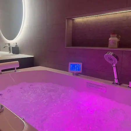 Sjoutsikt, Jacuzzi Og Solfylt דירה *