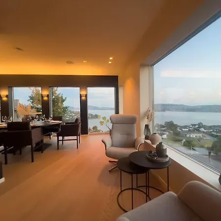 Sjoutsikt, Jacuzzi Og Solfylt דירה *