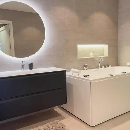 Sjoutsikt, Jacuzzi Og Solfylt * ברגן