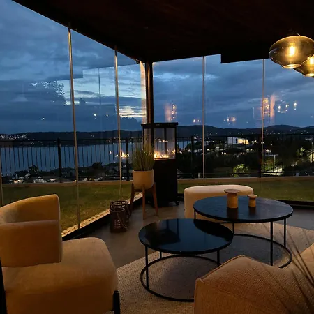 Sjoutsikt, Jacuzzi Og Solfylt Διαμέρισμα *